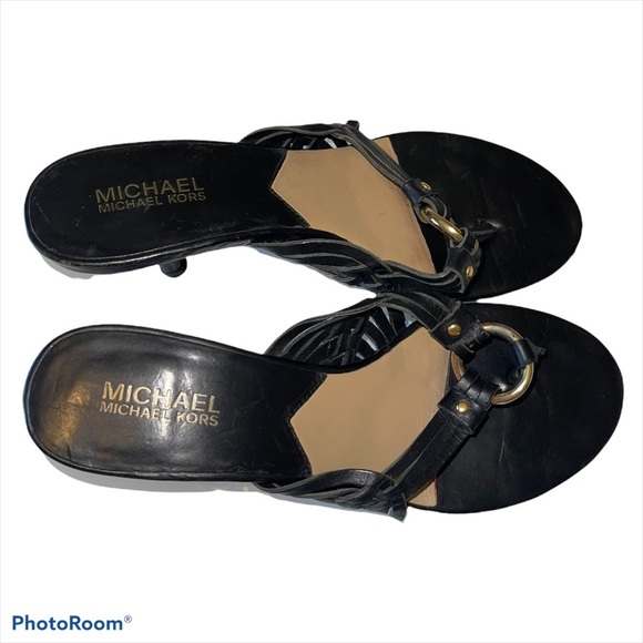 Michael Kors thong sandals. - Picture 3 of 7